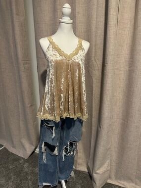 POL Crushed Velvet Lace-Trim Camisole in Light Tan